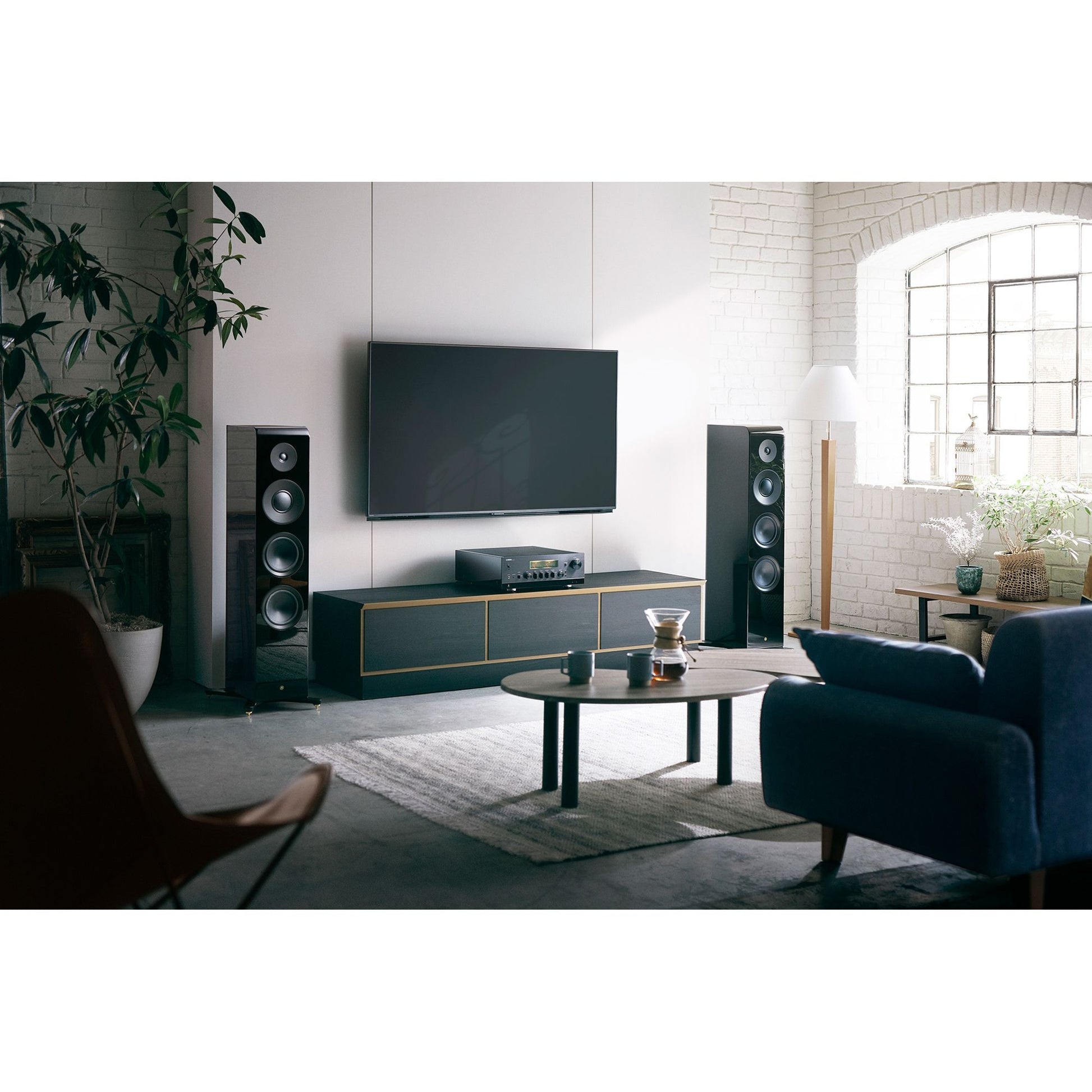 Yamaha R-N2000A Network Receiver, Luxury HiF i Dealer in Timonium Maryland