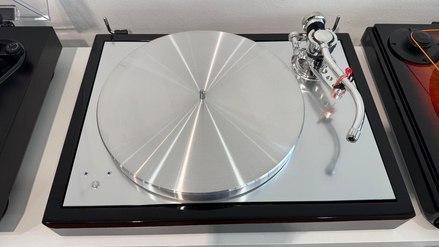 Ortofon Century Pro-Ject Turntable w/ Concorde Century Phono Cartridge