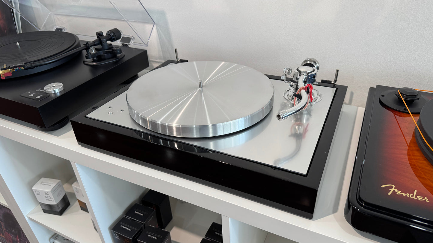 Ortofon Century Pro-Ject Turntable w/ Concorde Century Phono Cartridge