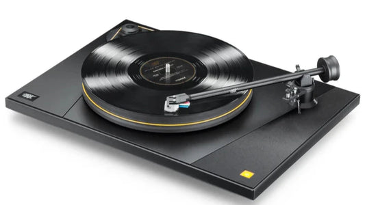 MoFi Electronics Ultradeck Turntable_angle