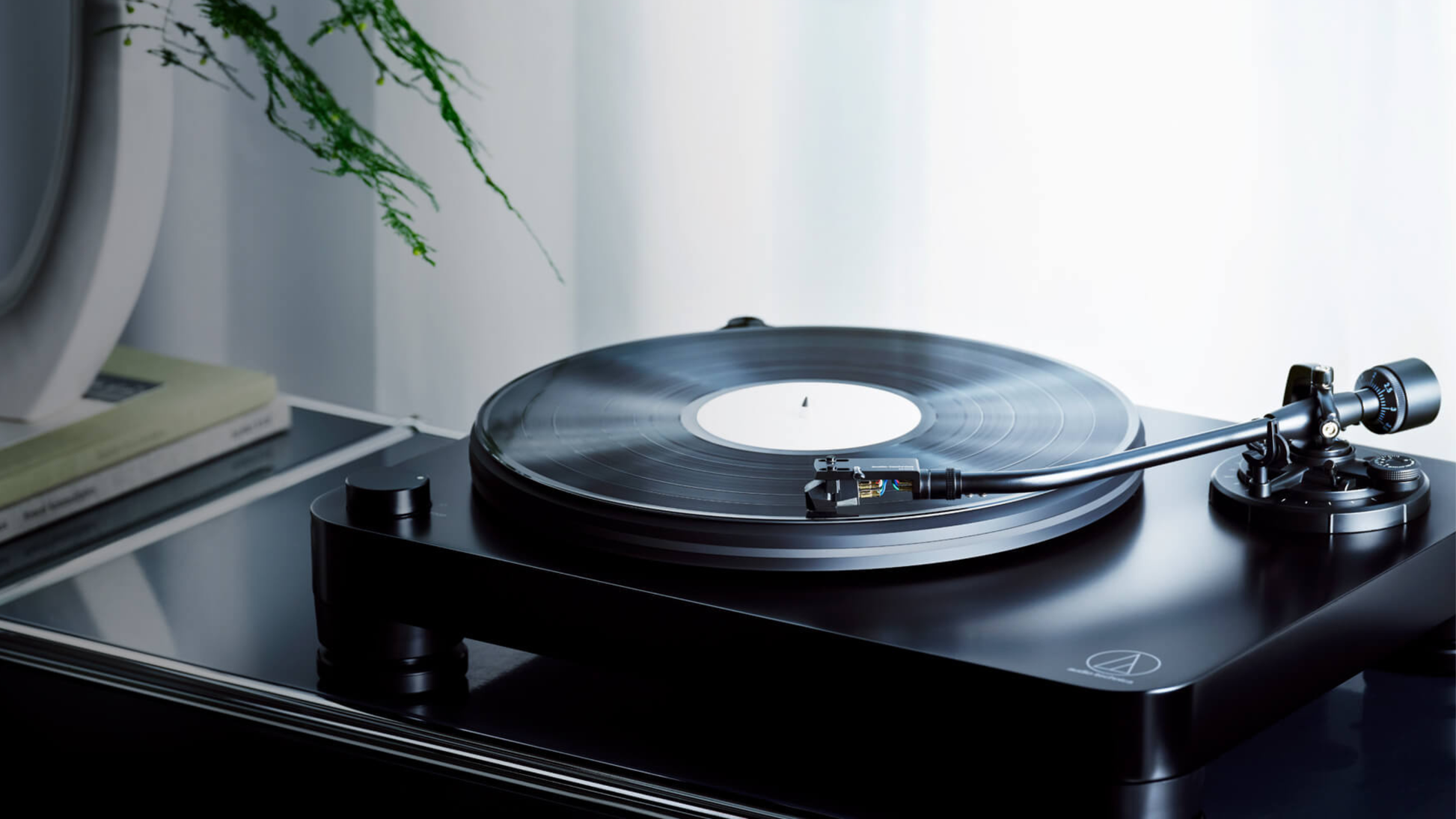 Audio Technica AT-LP7X Fully Manual Belt-Drive Turntable