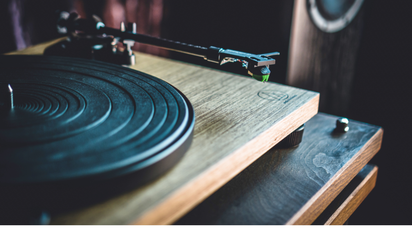 Audio-Technica AT-LPW40WN Fully Manual Belt-Drive Turntable