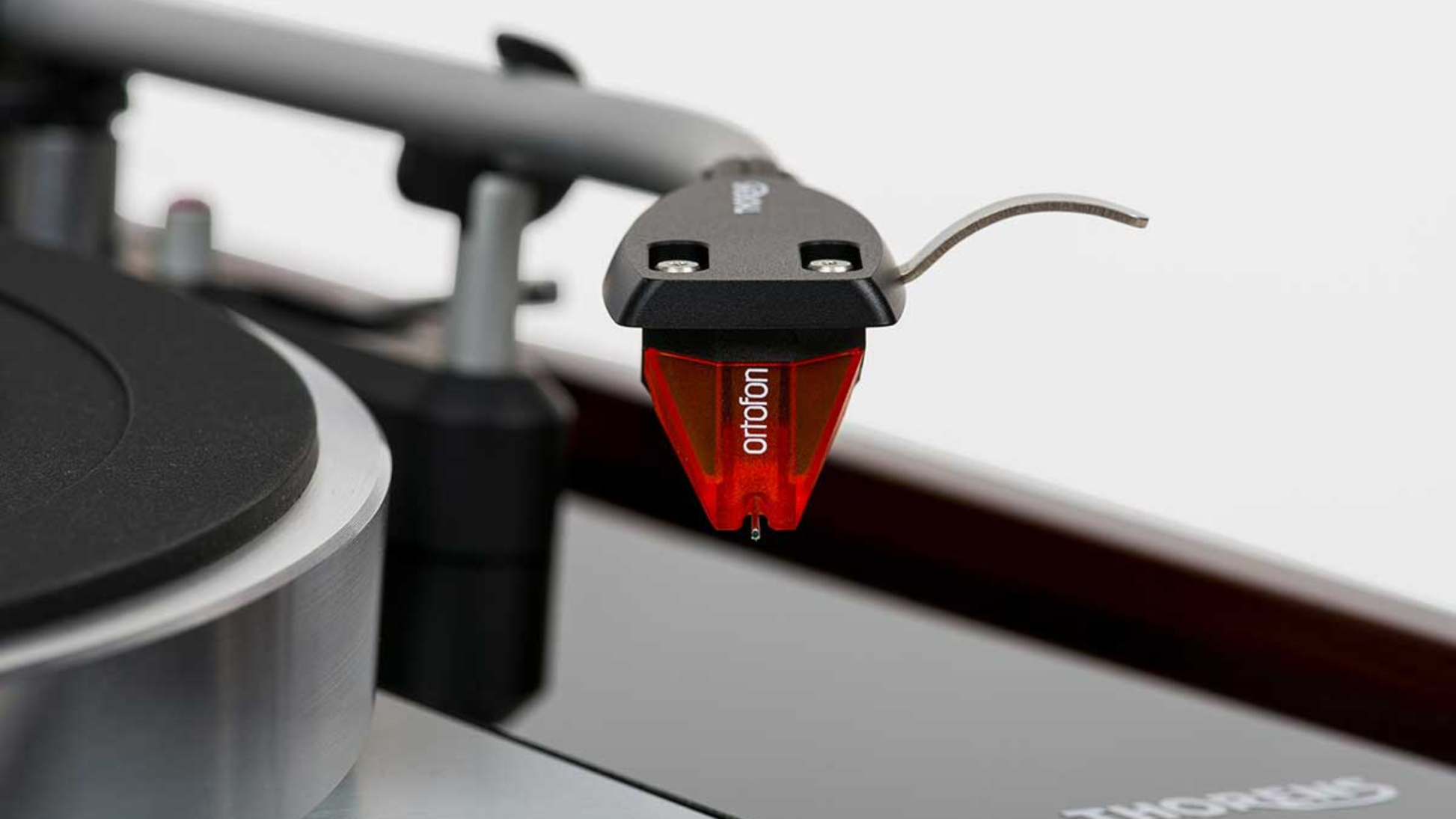 Thorens TD 1500 Turntable w/ TP 150 Tonearm high end dealer in TImonium Maryland