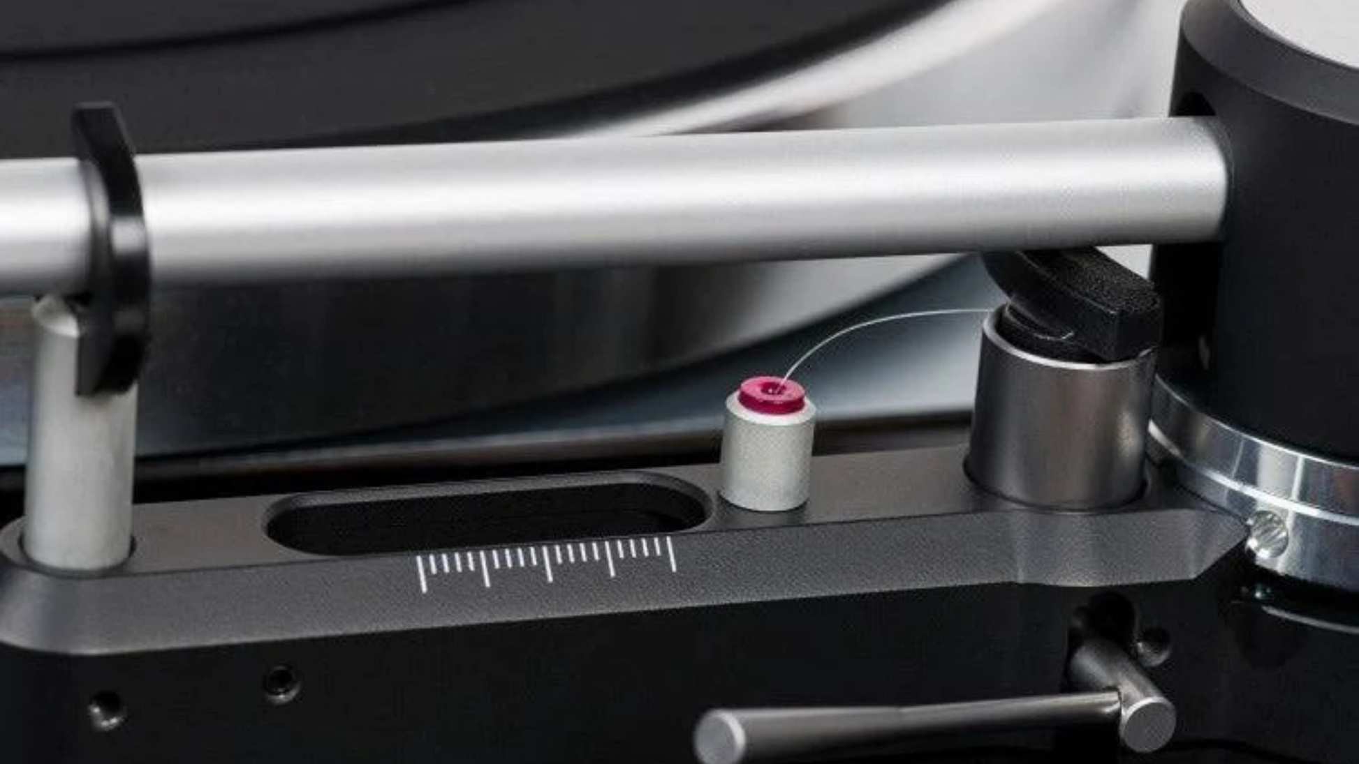 Thorens TD 1500 Turntable w/ TP 150 Tonearm high end dealer in TImonium Maryland