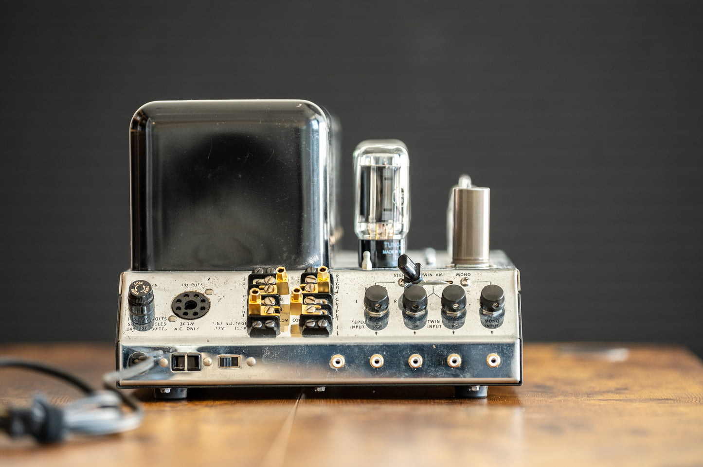 McIntosh MC240 Stereo Tube Power Amplifier (Used) – Vintage