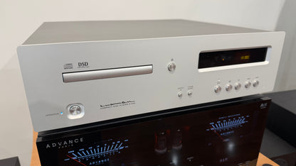 Luxman D-03X CD Player (USED)