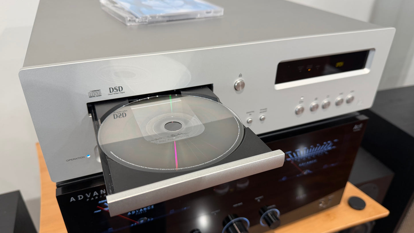 Luxman D-03X CD Player (USED)