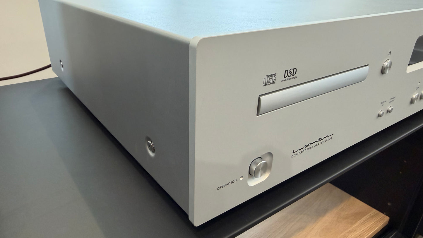 Luxman D-03X CD Player (USED) (2)