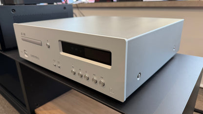 Luxman D-03X CD Player (USED) (2)