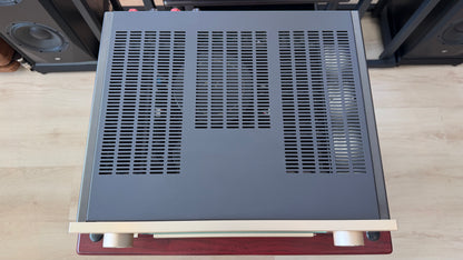 Accuphase E-4000 Integrated Stereo Amplifier (USED)