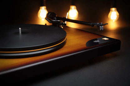 MoFi Electronics PrecisionDeck Fender Limited Edition Turntable