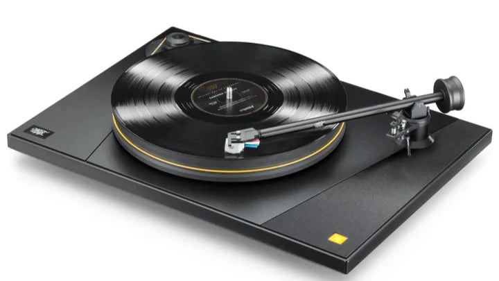 MoFi Electronics Ultradeck Turntable_angle 