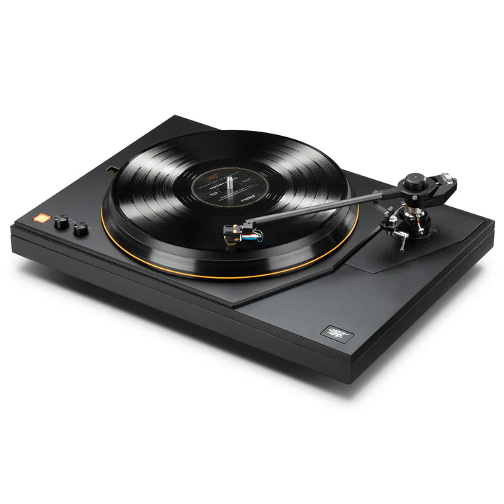 MoFi Masterdeck Turntable_angled_black 