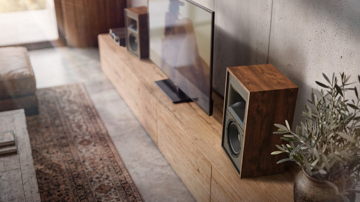 Klipsch Rebellion Heritage Tigerwood (Limited Edition) in room